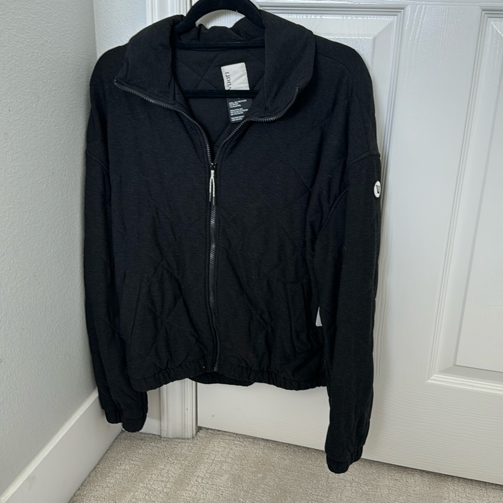 BNWT Vuori Halo Insulated Jacket Black
